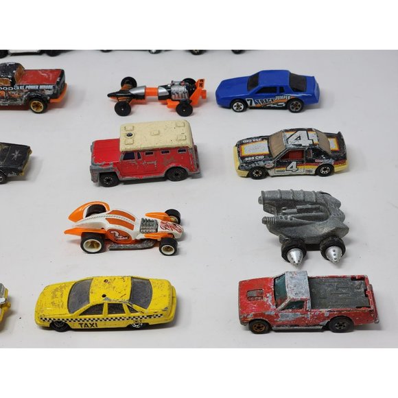 Lot of 22 Vintage Assorted Small Cars Planes Trucks In All Different Make/Model - Picture 3 of 11